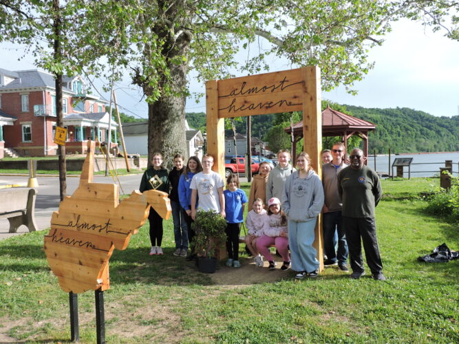 Buffalo Clovers 4-H Club show state pride